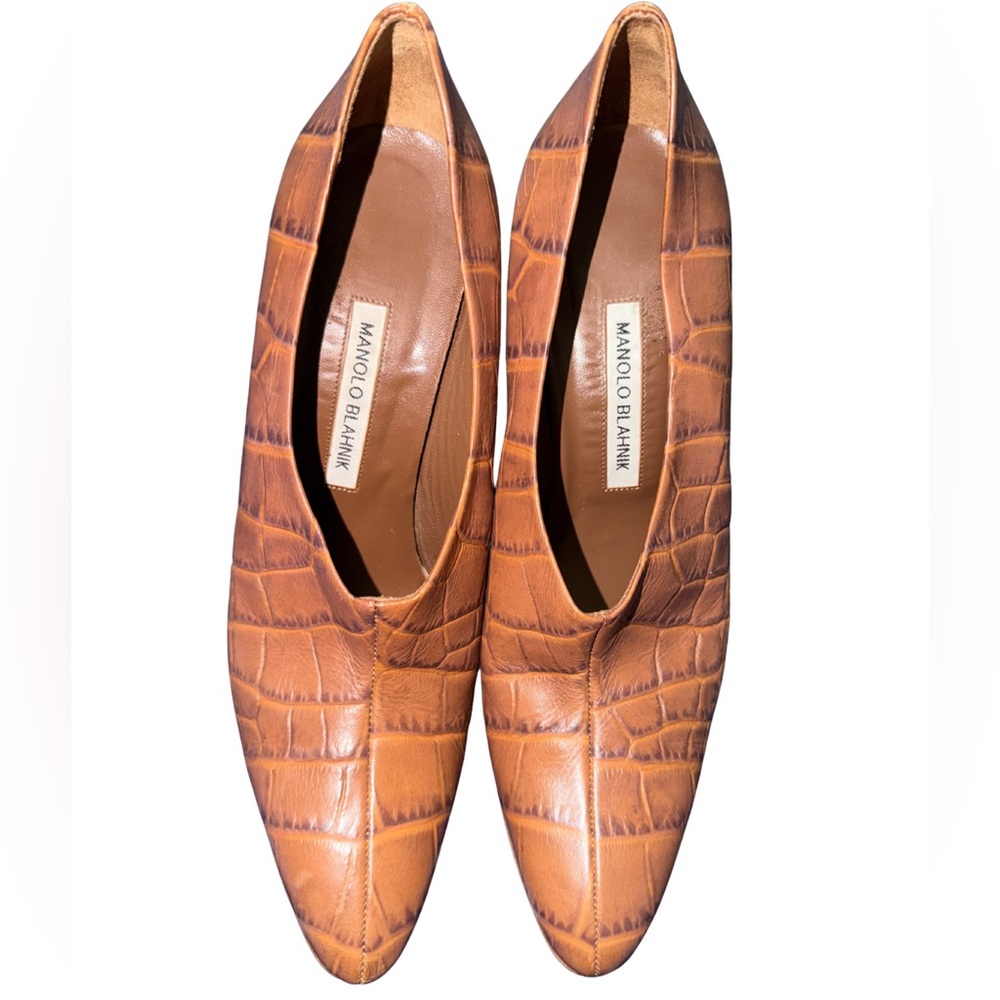 Manolo Blahnik Tan Croc-Embossed Loafers